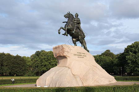 俄罗斯国王彼得圣像骑马骑师骑兵雕塑地方艺术建筑学骑术养育旅行背景图片