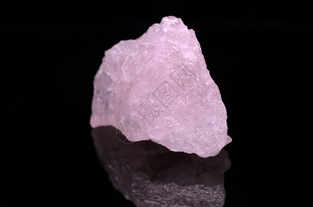 罗斯夸尔茨石头矿物奢华康复灵气水晶脉轮宏观活力身体高清图片