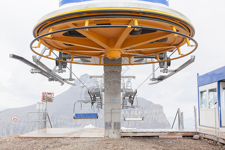 瑞士单体瑞士滚动磁盘缆车车站跳板滑轮机器滑雪绳索薪酬背景图片