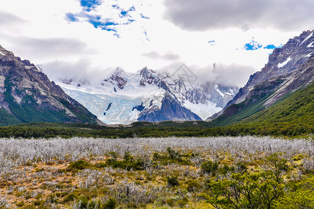 阿根廷山谷天空环境岩石森林旅游远足冰川旅行顶峰挑战高清图片