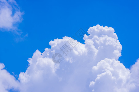 有云的蓝色天空白色气氛臭氧宗教天气气候多云气象日光天堂背景图片