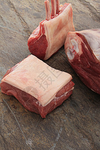 原羊羔切肉切块侧翼牛扒季节性烹饪肋骨羊肉选择午餐羊肉切块选择高清图片素材
