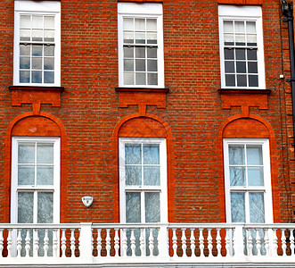 欧洲伦敦红砖墙和历史窗口中的旧红色砖墙艺术乡村砂岩阳台旅行窗户废墟文化建筑学城市背景图片