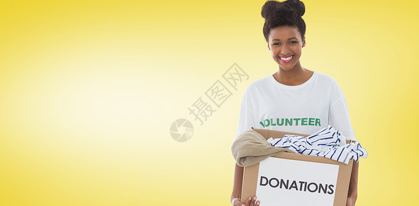 微笑的年轻女性衣物捐赠综合形象 (签名)背景图片