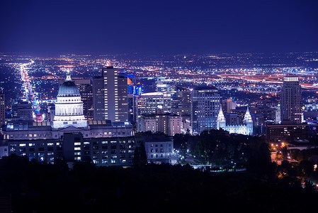 夜间盐湖城背景图片