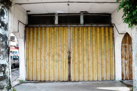 古板式旧金属门背景图片