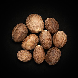有机Nutmeg种子 的顶部视图背景图片