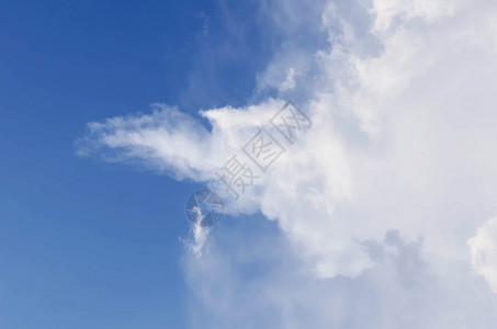 云景蓝色天空自由白色阳光风景空气场景天气背景图片