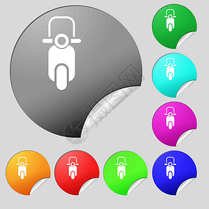 滑板车图标标志 一套八个多色圆形按钮贴纸 韦克托背景图片