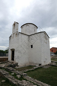 世界上最小的大教堂 在克罗地亚尼恩骶骨宗教吸引力教会建筑学阳历历史皇家考古白色背景