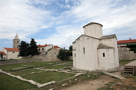 世界上最小的大教堂 在克罗地亚尼恩历史建筑学白色吸引力皇家统治教会阳历宗教石头背景