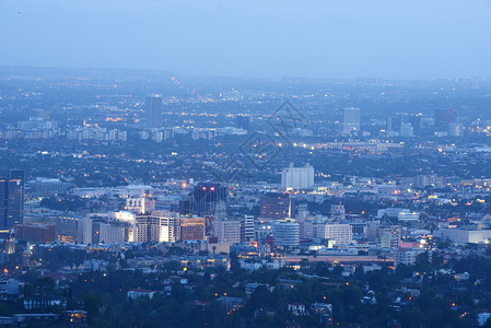 霍莱坞地区之夜小时市中心建筑蓝色城市天线背景图片