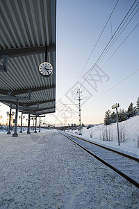 最北火车站火车站平台火车白色站台金属铁轨天空时间背景