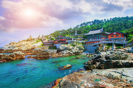 寺和南朝鲜釜山海云台海海纪念碑旅行云台吸引力悬崖建筑学游客文化海洋寺庙背景图片