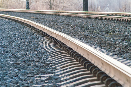 铁路视图碎石货运信号输送货物工程火车小路金属轨枕运输高清图片素材