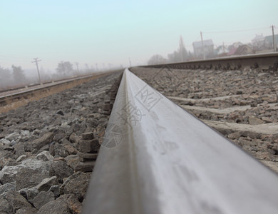延伸至地平线的铁路 由摄像头拍摄背景图片