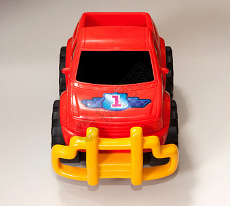 白色隔离的玩具汽车吉普车驾驶汽油塑料安全旅行童年气体车辆速度背景图片
