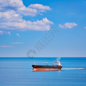 海上货船导航环境运输干货船外海海洋公海水面水域海景高清图片