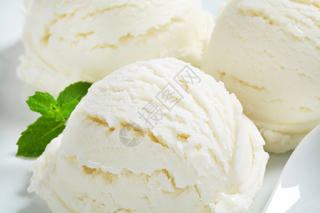 白冰淇淋饼干奶制品柠檬椰子勺子奶油状果子白色味道酸奶食物背景图片