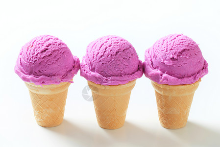 紫色甜筒冰淇淋贝里冰淇淋甜甜筒库存食物果子晶圆甜点水果美食酸奶冰冻奶制品背景
