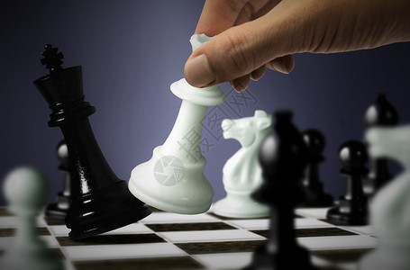 移动游戏素材王后与王将军交棋的象棋游戏背景