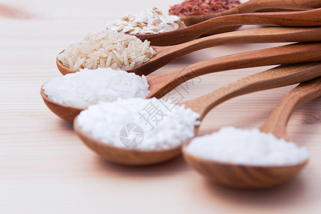泰国货大米是泰国稻谷和日本面的产物烹饪勺子粮食谷物玉米货物种子营养文化厨房背景图片