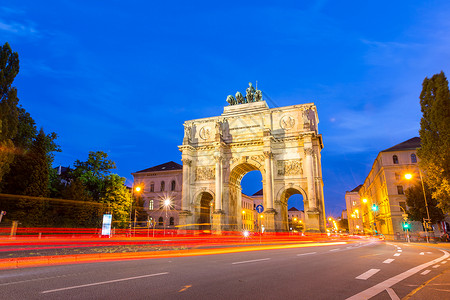 凯旋慕尼黑胜利拱门雕像交通音乐厅围攻者景观纪念碑街道市中心文化生活背景