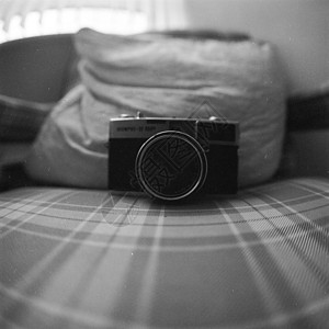 ps古床素材古型照相机摄影正方形相机黑与白枕头照片艺术黑白背景
