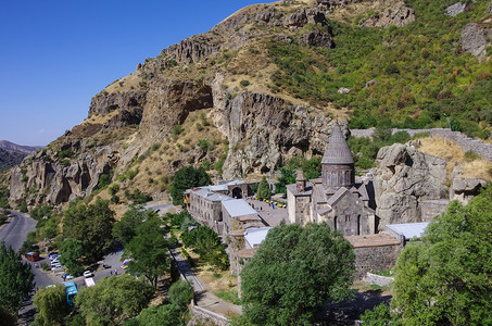 亚美尼亚中世纪盖格哈德修道院建筑群的顶端视图高清图片