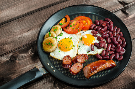 英式早餐胡椒香肠团体生物厨房用餐盘子食物油炸英语高清图片