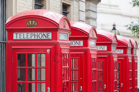 五个红色伦敦电话箱一连5个王国旅行英语文化地标电话插图旅游历史性首都背景图片