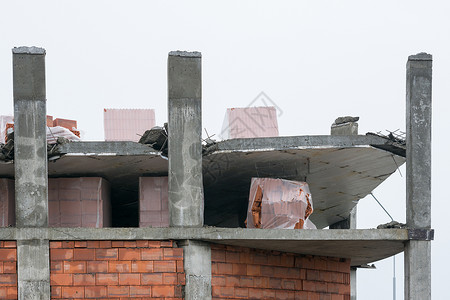规培楼板在房屋建设中的倒塌背景
