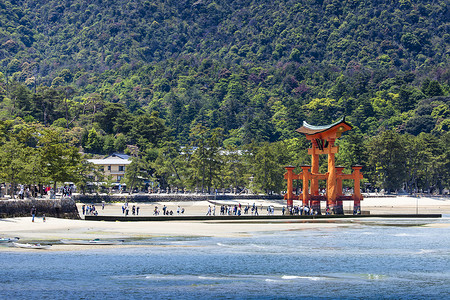 濑户内海Miyajima 日本广岛的海洋中 著名的大神道贸易宫岛历史世界传统神社遗产大鸟网关建筑学背景