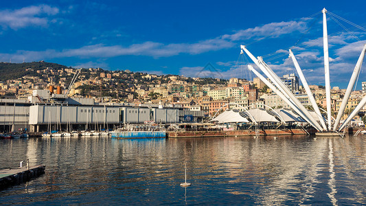 意大利热那亚港的Bigo反射高清图片素材