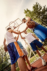 篮球运动员梦想队竞赛法庭训练朋友男生活力城市团队休闲乐趣背景图片