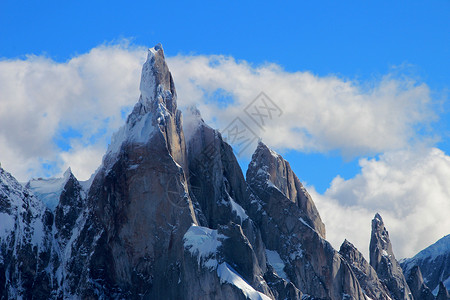 Cerro Torre山 阿根廷洛斯格拉西亚雷斯国家公园天空阳光山脉首脑全景国家岩石穿越荒野公园寒冷的高清图片素材