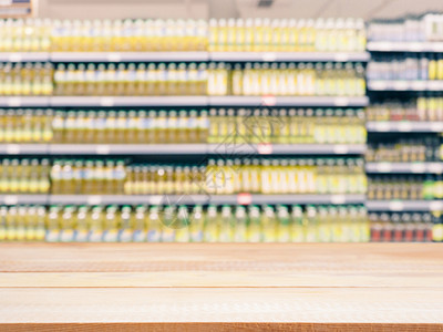 架子上模糊多彩的超市产品棕色展示台面市场剪辑商品柜台瓶子嘲笑广告背景图片