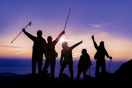 登山者 探险和团队的成功日出太阳背景图片