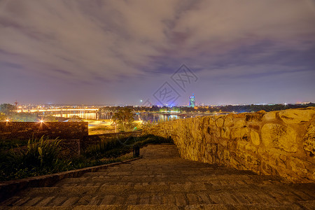 景观墙贝尔格莱德堡垒和Kalemegdan公园历史文化首都旅行色彩橙子城堡石头天空蓝色背景