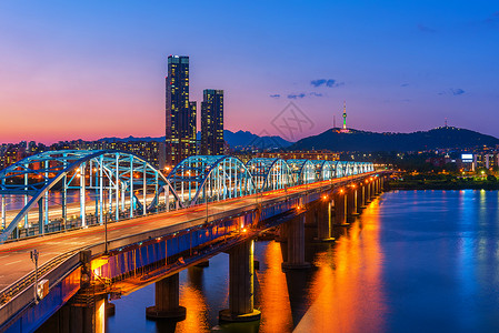 韩国首尔的东杰克桥汉河风景建筑景观建筑学铜雀交通城市场景市中心旅行背景图片