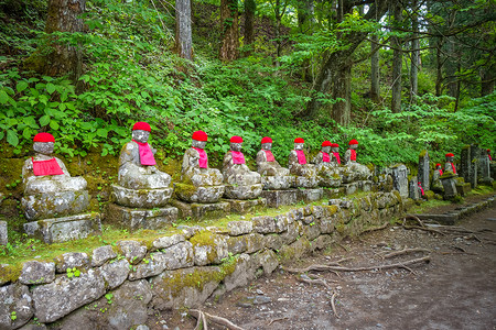 日本雕像神道宗教菩萨苔藓旅行观光纪念碑帽子森林结盟背景图片