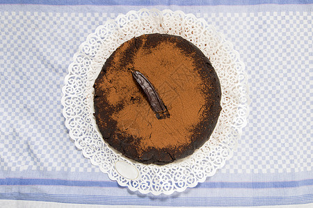 鸡豆蛋糕甜点面粉传统烤箱早餐蛋糕面包美食蓝色桌子水果高清图片素材