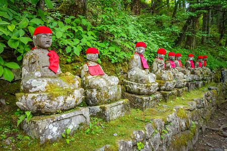 日本雕像纪念碑帽子森林观光宗教地标传统日光地藏佛教徒背景图片