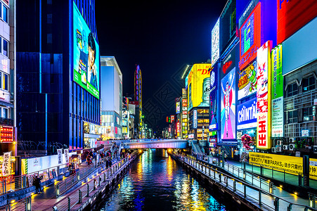 日本广告日本大阪Dotonbori夜街购物街旅游者娱乐地标生活场景游客广告牌景观商业文化吸引力背景