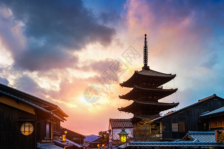 日本京都日落时分和Sannen Zaka街高清图片