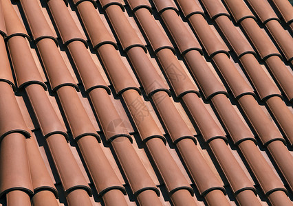 红色屋顶砖土制瓷砖分片橙子房子屋面乡村陶瓷黏土建筑高清图片