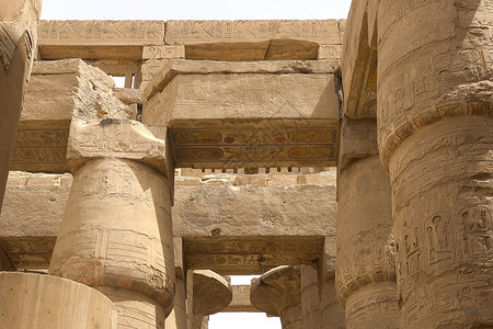 浮世绘墙壁图画墙壁和柱子上的埃及象形文字和图画 埃及语 象形文字和图画中古代神灵和人们的生活游客金字塔数学历史沙漠旅游绘画浮雕纪念碑文化背景