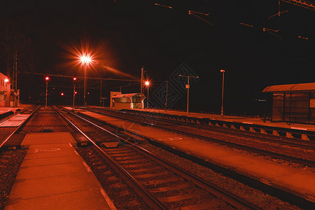 晚上的火车站 欧洲火车站旅行民众管子街道电车建筑学运输首都建筑中心正方形高清图片素材