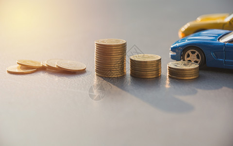 汽车保险和汽车服务概念 商业概念 汽车在现金棕榈保修单财富注意力信号硬币创造力维修车辆背景图片