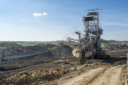 矿用挖掘机工作矿业高清图片
